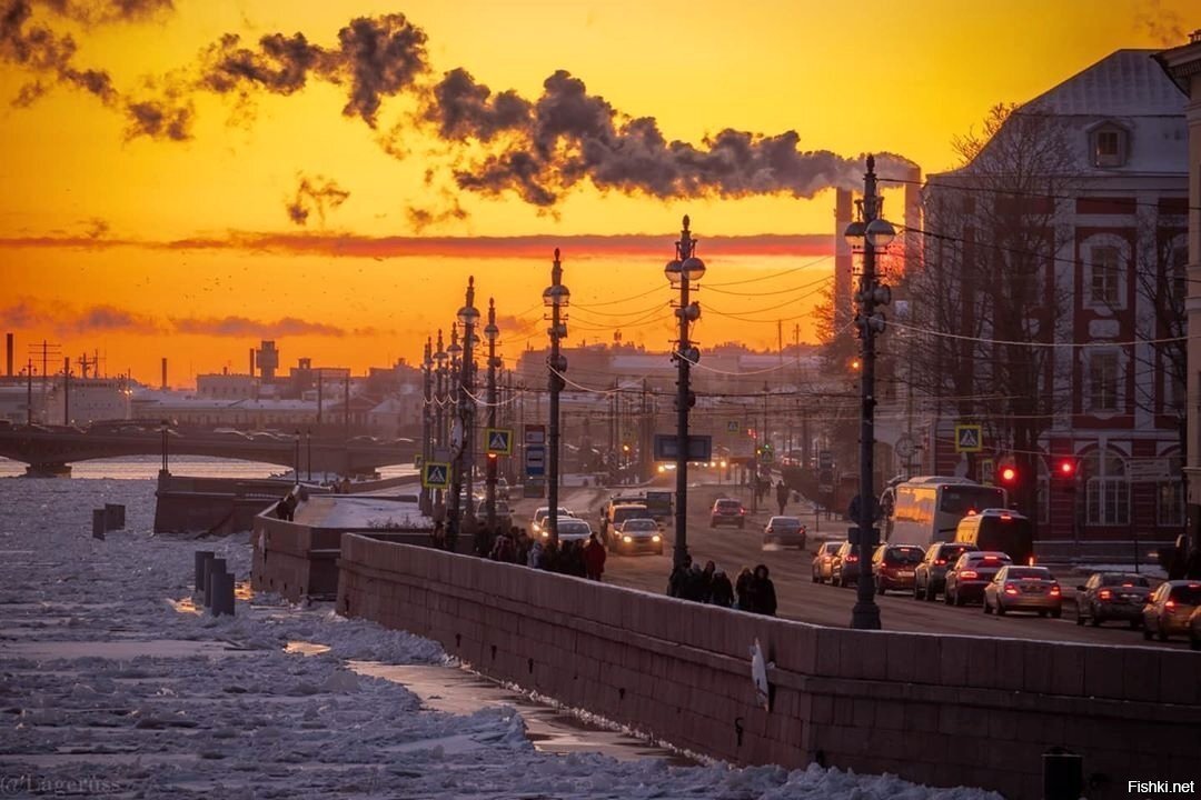 Фантастический закат в городе на Неве