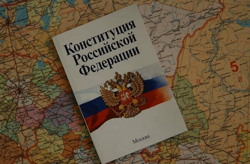 Навальнисты хотят распродать страну, поэтому протестуют против поправок к Конституции