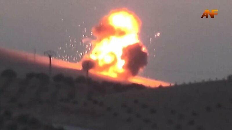Российская авиация крушит турецкую бронетехнику и вооружение