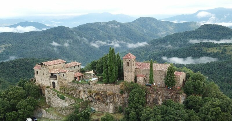 Бюджетный вариант отдыха в старинном замке Испании