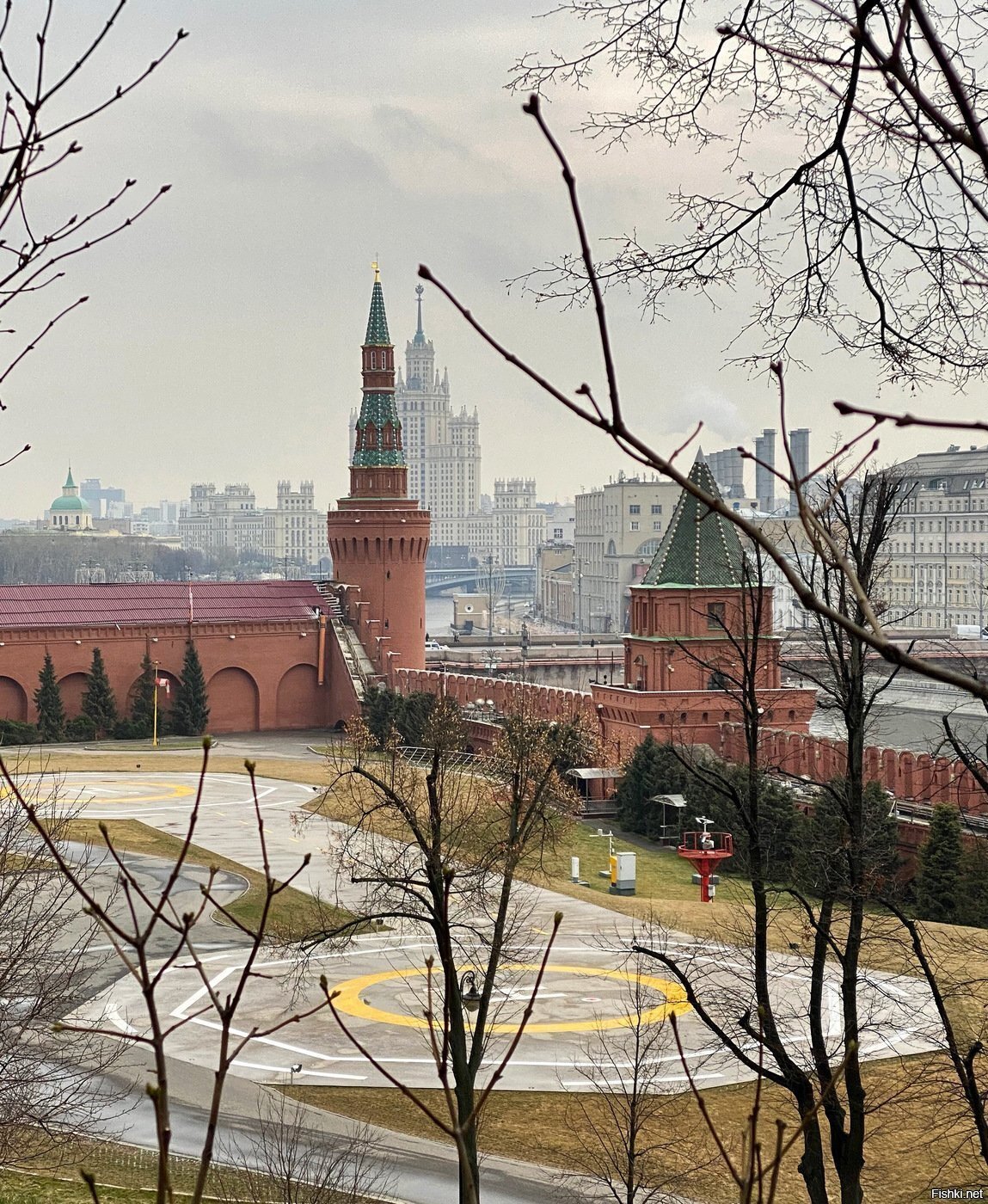 "Прилетит вдруг Волшебник в голубом вертолёте