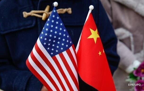 Демократия по-американски: США пытаются сломить Китай