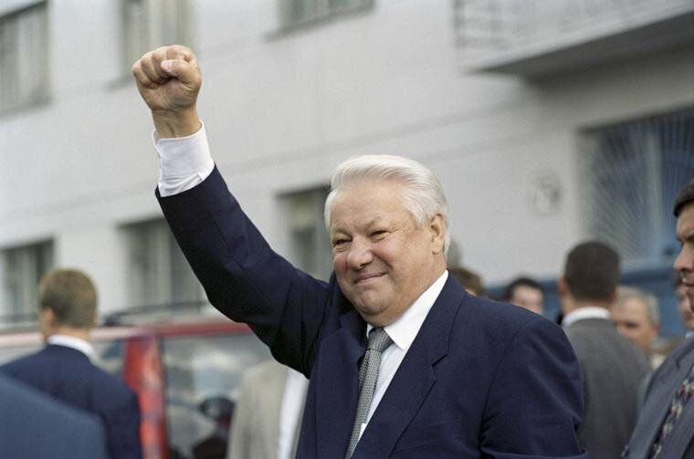 Низкий рейтинг победе не помеха: как у Ельцина получилось одержать победу на выборах 1996 года?