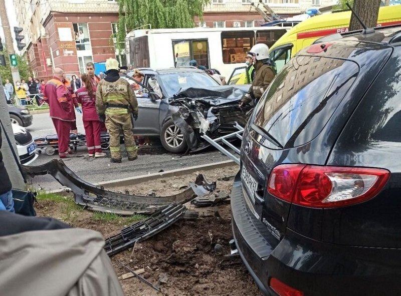 Авария дня. В центре Кирова серьезно пострадал 18-летний пешеход