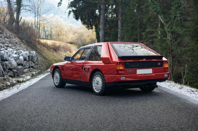 Lancia Delta S4 Stradale – вплощение омологационных автомобилей