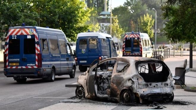 В Дижоне третий день продолжаются беспорядки. Местные негры узнали о существовании Чечни