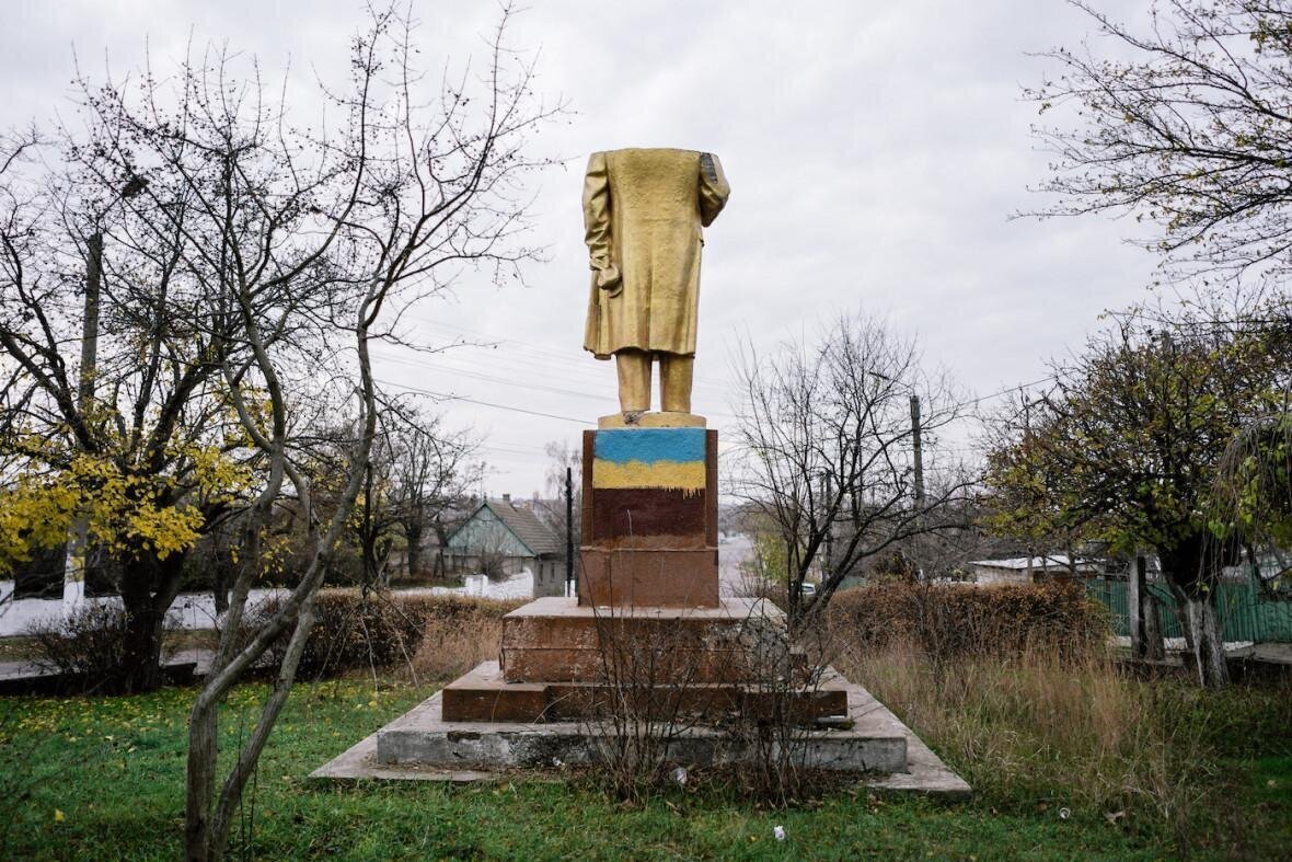 «Ленинопад»: почему украинцы поддержали снос памятников вождю пролетариата?
