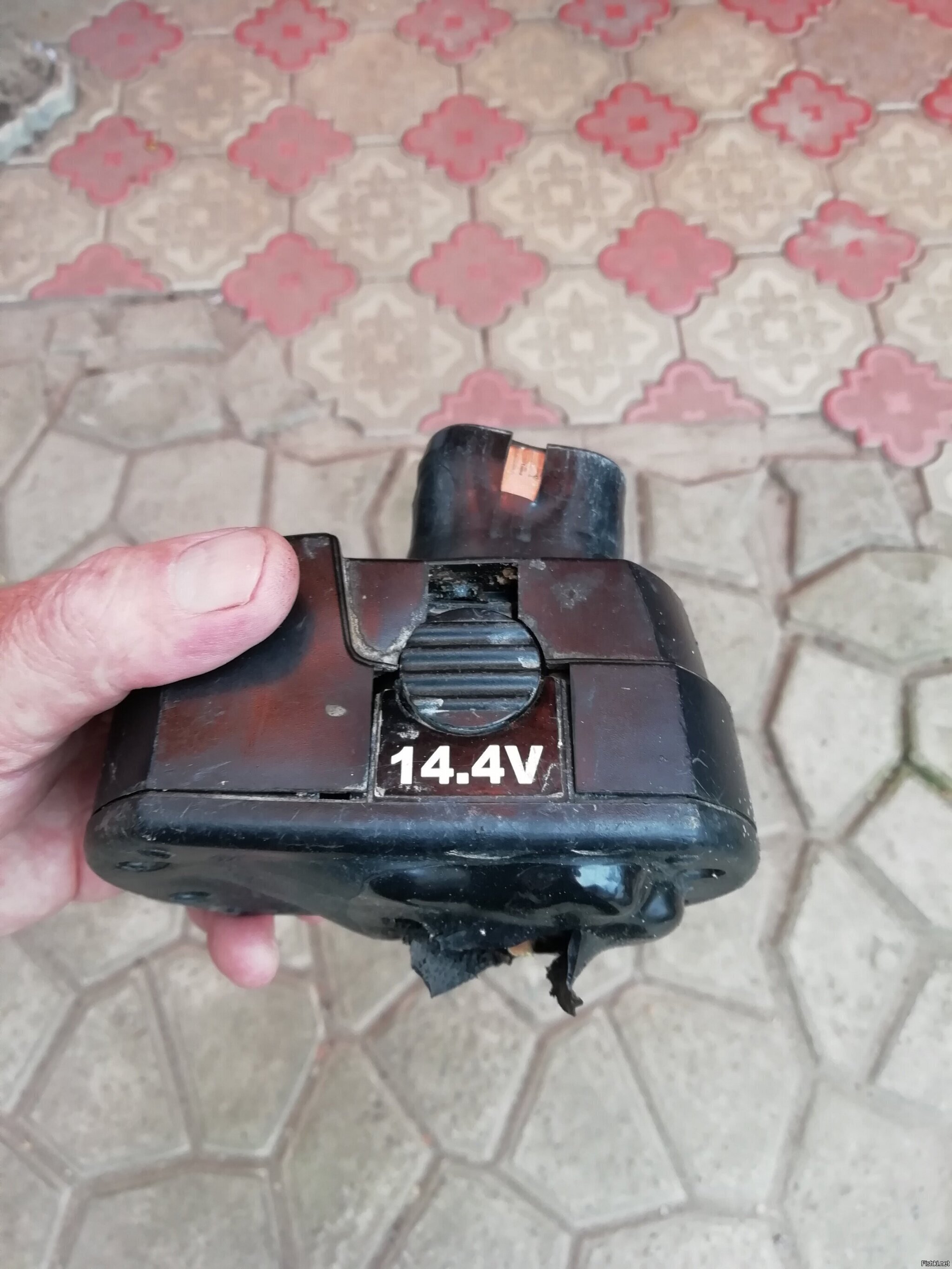 Сгорел у меня на ноуте адаптер