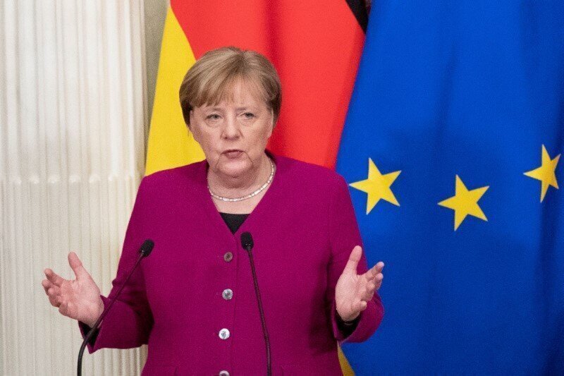 Меркель стала жертвой предательства: у Германии отнимают триллионы