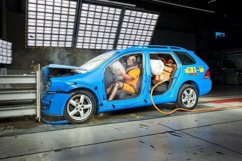 Дачный краш-тест: перевозите груз в автомобиле правильно и безопасно