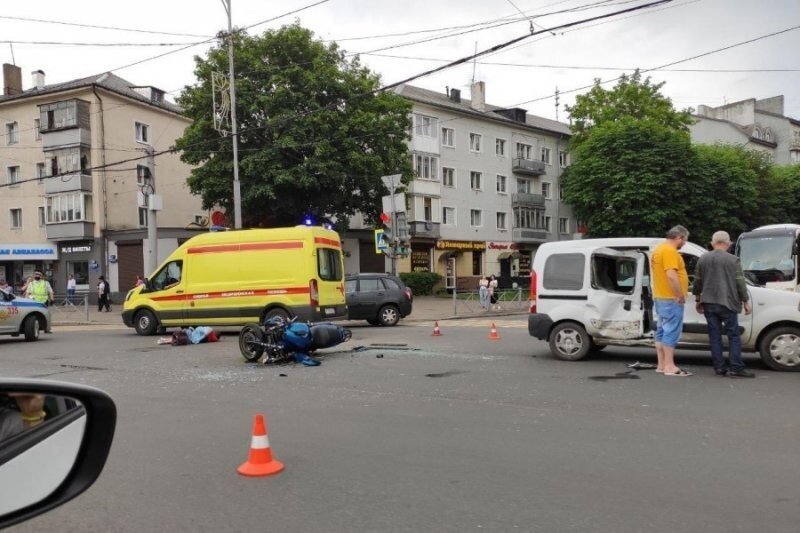 Авария дня. В Калининграде погибла пассажирка мотоцикла