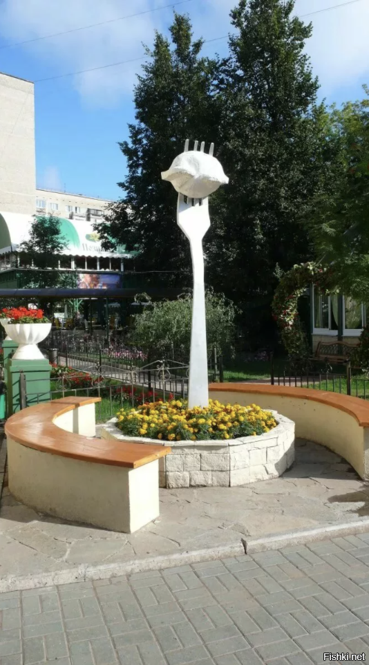 памятник "Пельмень" в Ижевске
