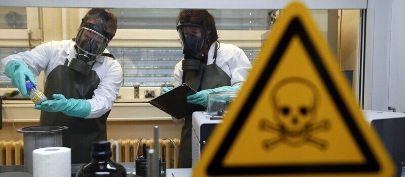 Могут убить всю страну: США тратят миллиарды на создание оружия массового поражения на Украине