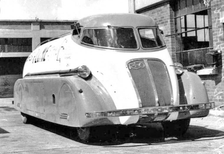 Батискаф на колёсах: бензовоз Reo Tanker Truck 1937 года из Австралии