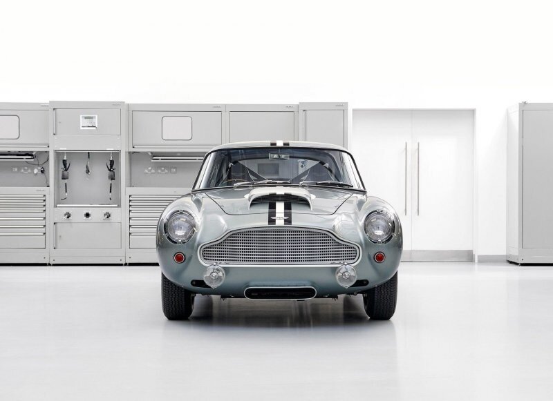 Первый экземпляр переизданного классического Aston Martin DB4 GT