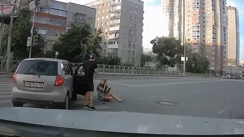 Пикап-мастер из Новосибирска сбил девушку на пешеходном переходе
