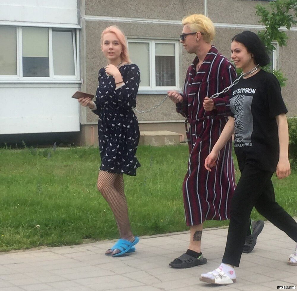 В глубинке ролевые игры и то интереснее моих