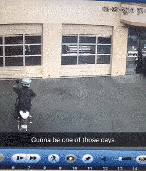 - Да он всегда так паркуется