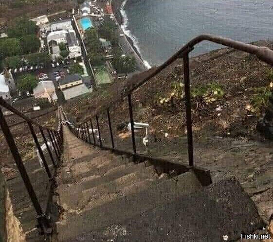 и море рядом