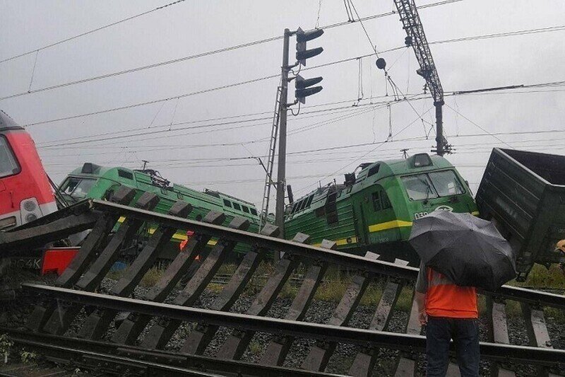 Встретились два одиночества: в Петербурге столкнулись два поезда