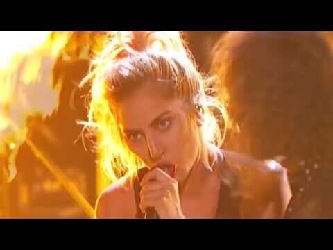 бодрячка: Metallica &amp; Lady Gaga - Moth Into Flame