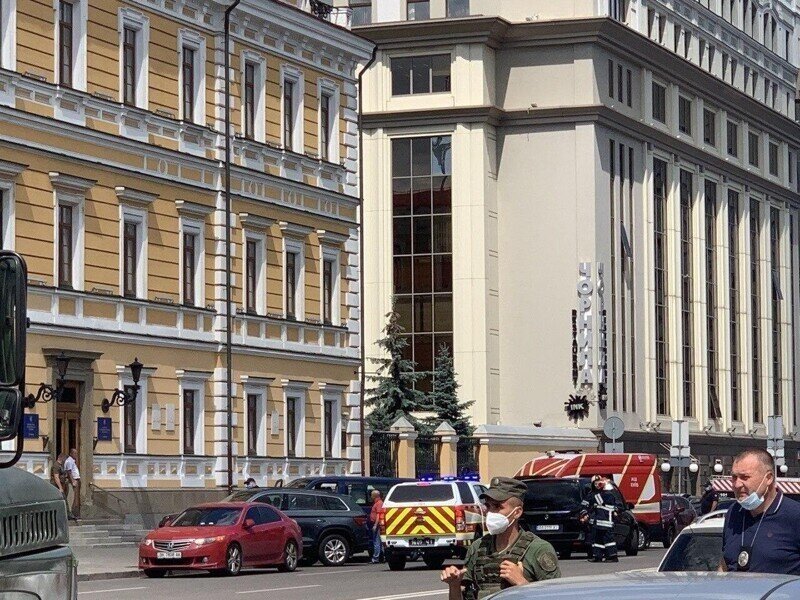 На Украине снова человек угрожал взрывом и захватил заложников