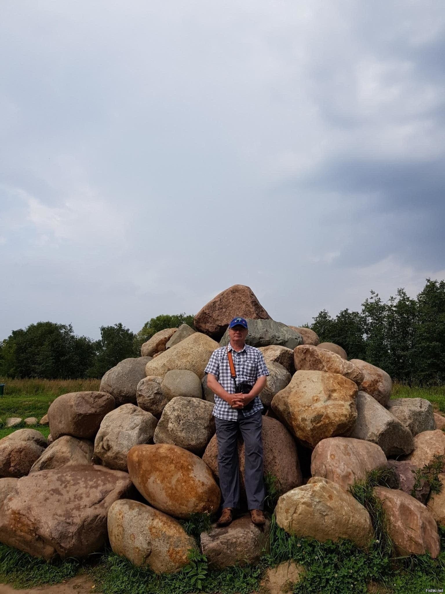 Дольмен явно поддельный