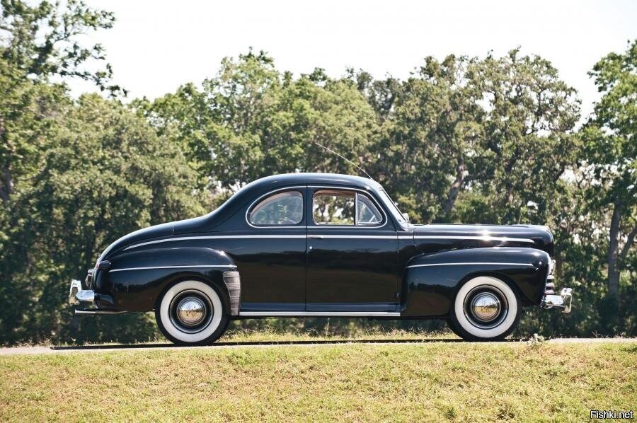 1946 Ford Super DeLuxe Business Coupe