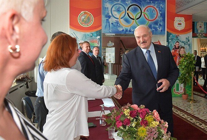 Лукашенко официально объявлен победившим на выборах президента Белоруссии