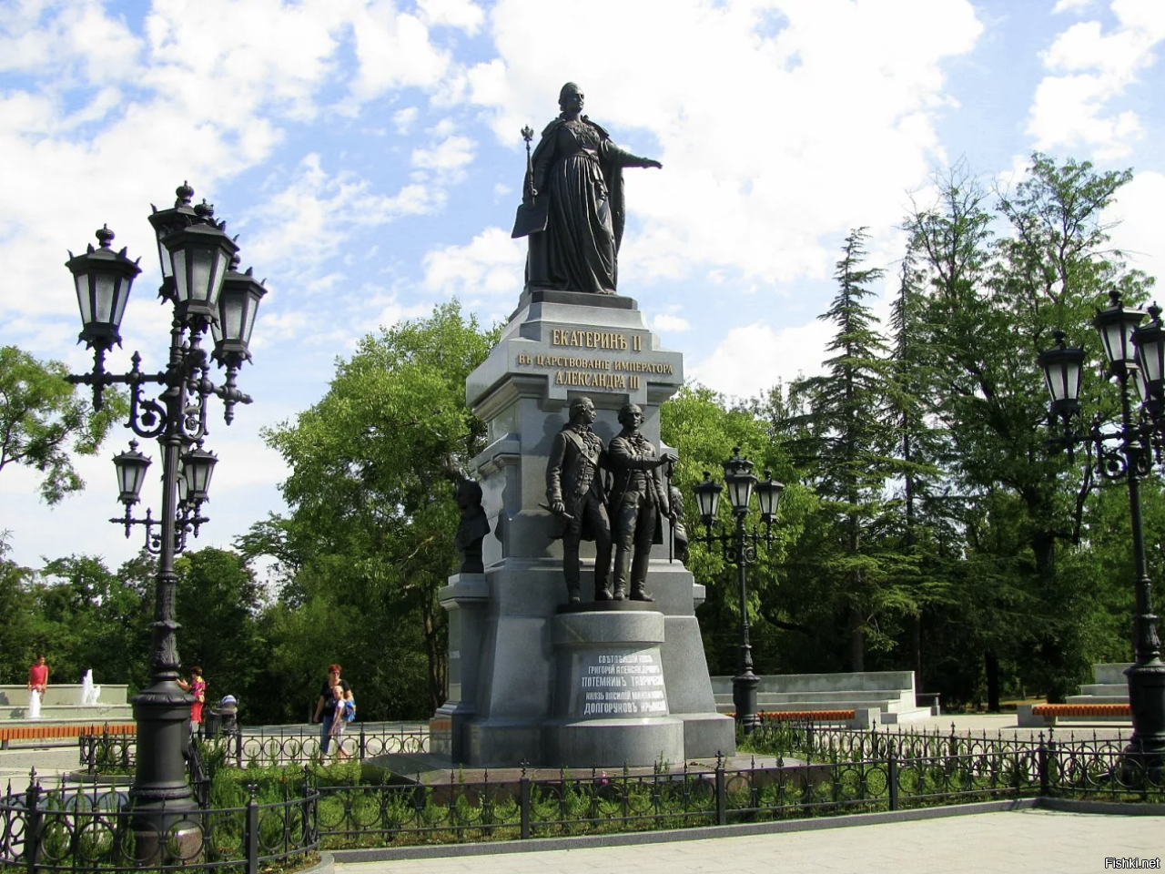 Памятник Екатерине Второй в Симферополе
