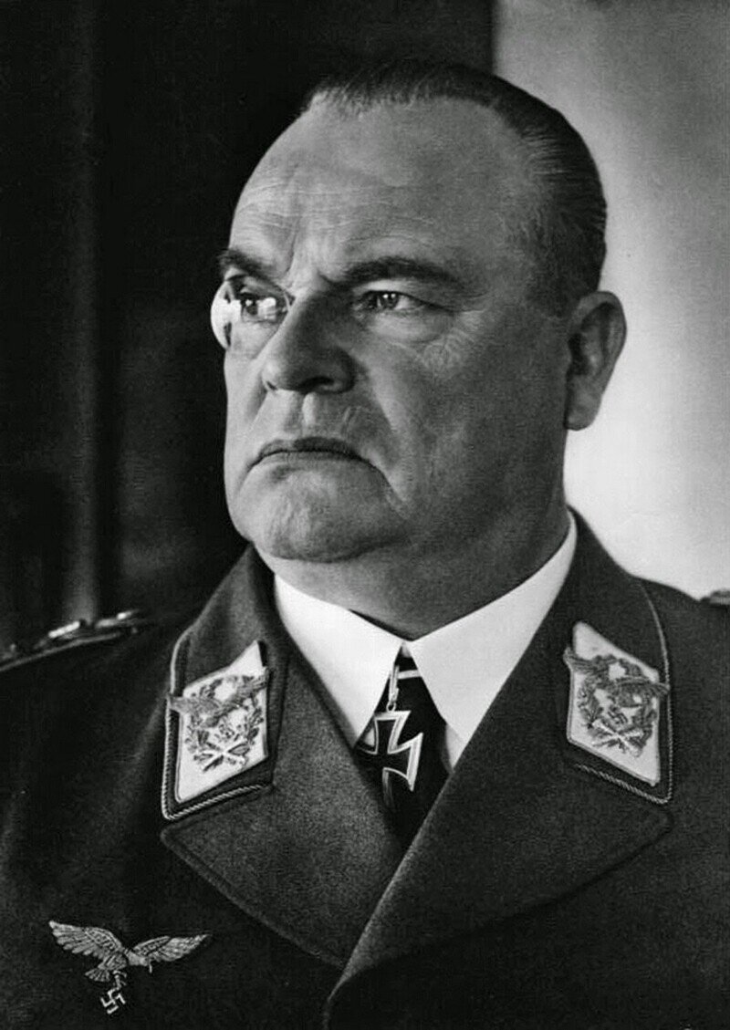 Вторая Мировая. Всего две фотографии. 1940 и 1948 год - и такой англосаксонский финал