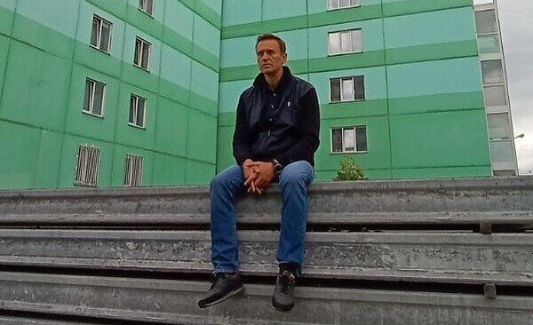 Пригожин пообещал «раздеть и разуть» Навального и выкупил его долг