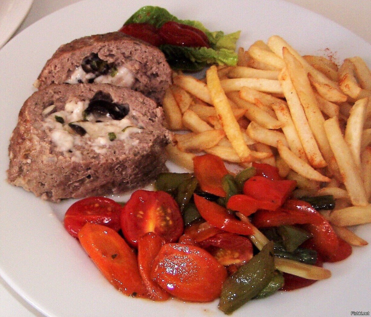 Самая вкусная мясная запеканка получается, если в фарш, помимо привычных прип...
