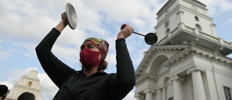 Отчаянные домохозяйки с половниками, или Новый вид «звуковых» протестов на белорусских митингах