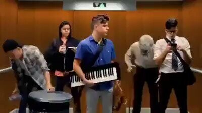 Начал улыбаться со второй секунды просмотра