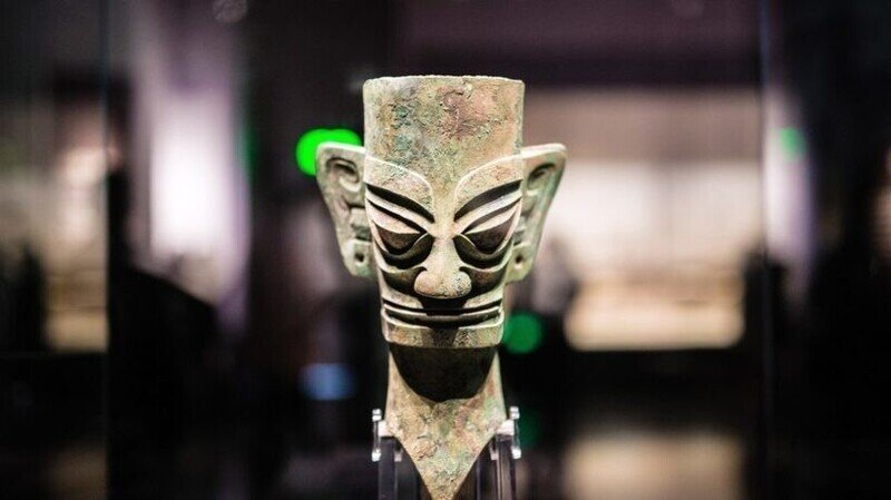 Загадка мастеров бронзового века: какую тайну хранят маски Саньсиндуй
