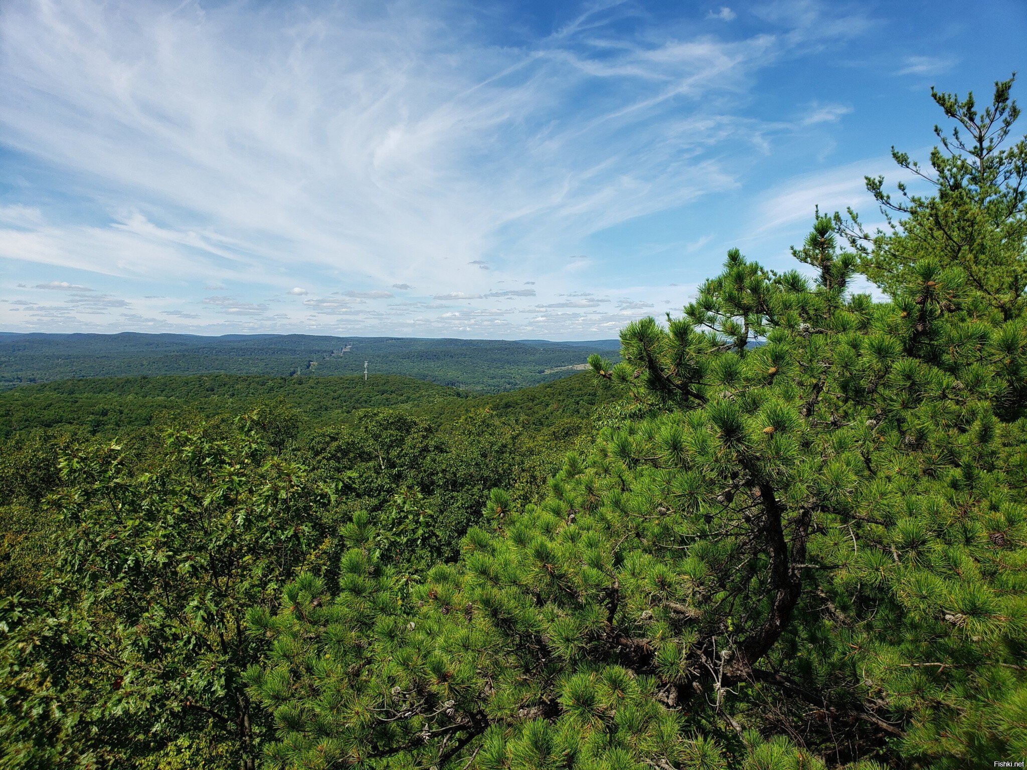 Harriman State Park, занимающий 47 527 акров, является вторым по величине гос...