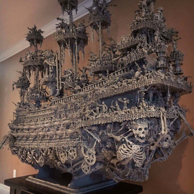 Призрачный пиратский корабль «Левиафан»