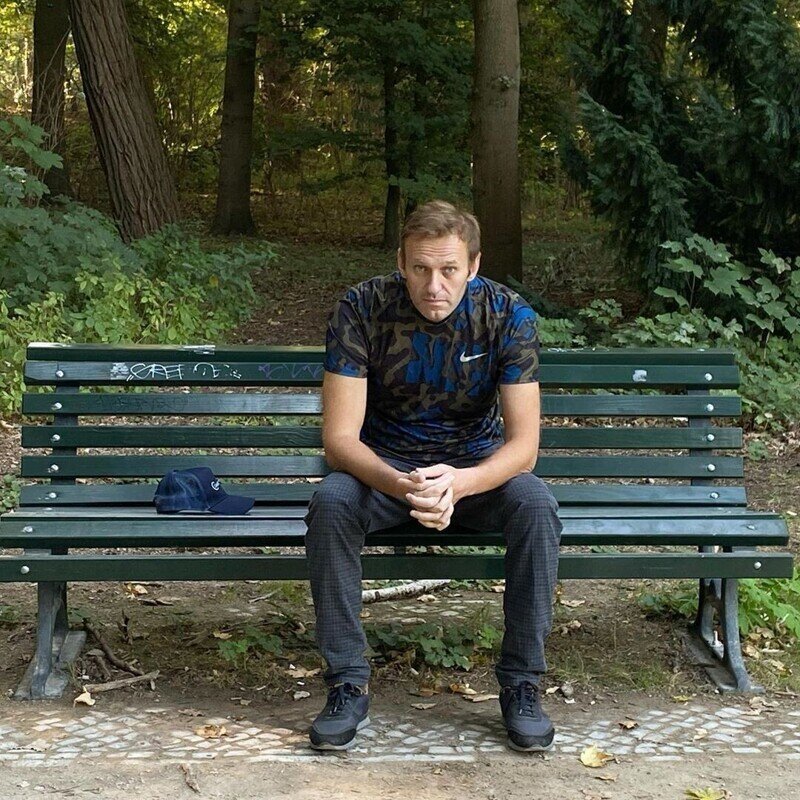 Навальному некуда будет возвращаться в России, его квартира и счета арестованы