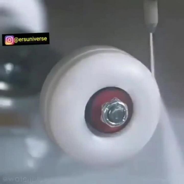 Если очень быстро разогнаться на скейте )