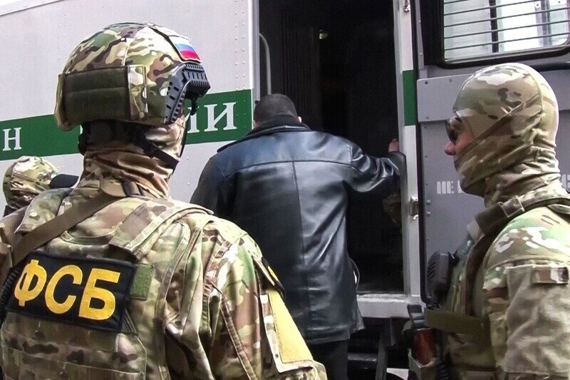 Чиновник засобирался на ПМЖ в Канаду и его взяла ФСБ
