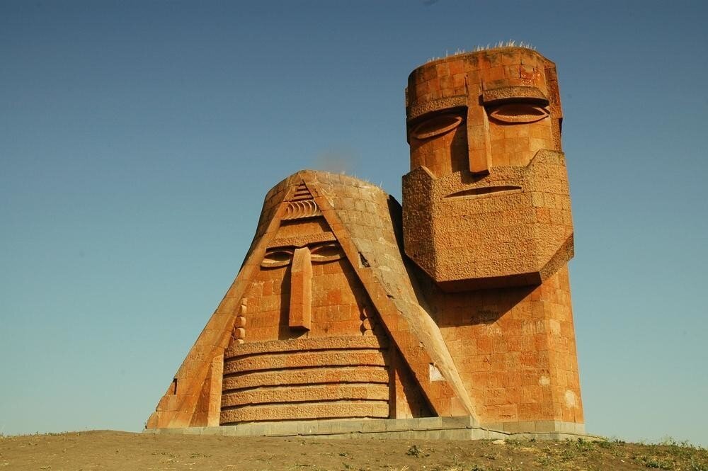 Кому на самом деле – армянам или азербайджанцам исторически принадлежит территория Нагорного Карабаха?