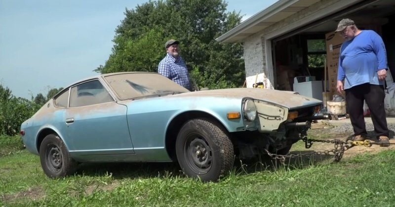 Приятно смотреть! Datsun 280Z помыли впервые за 44 года