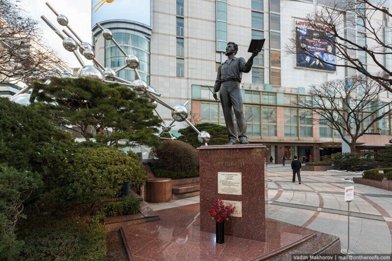 Памятник А. С. Пушкину в Сеуле