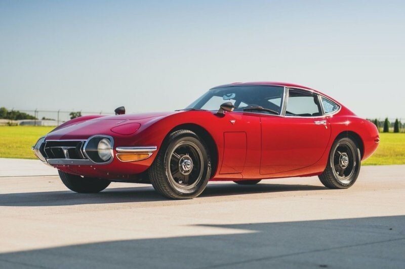 Красивую и легендарную Toyota 2000GT 1967 с левым рулем продали за огромную сумму