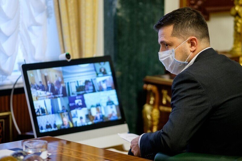 Пресс-секретарь Зеленского сожалеет, что он чувствует себя хорошо после заражения ковидом