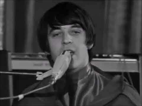 и классику, разумеется: Procol Harum – A Whiter Shade Of Pale