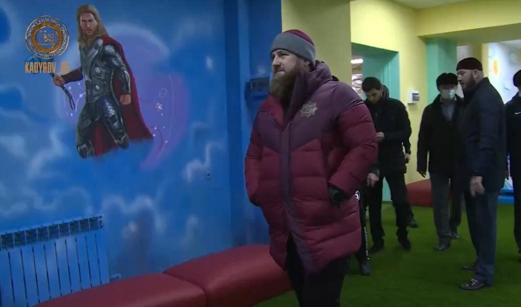 Кадыров дал команду закрасить персонажей Marvel в&nbsp;детском саду и нарисовать&nbsp;чеченских героев: видео