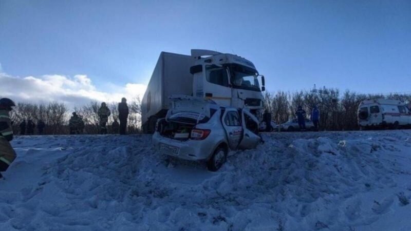 Авария дня. Таксист с пассажиркой погибли в Тюменской области