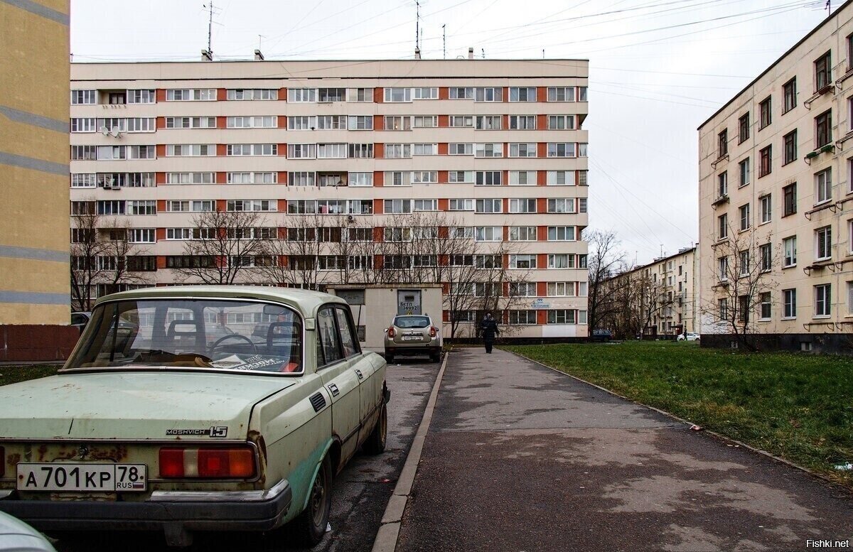 Дом-корабль по адресу Проспект Ветеранов,99 в Кировском районе Санкт-Петербурга